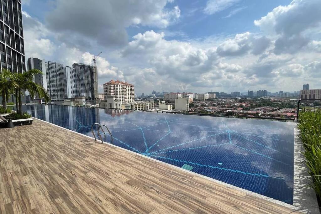 Mt Stay @ Aera Residence Petaling Jaya Exterior photo
